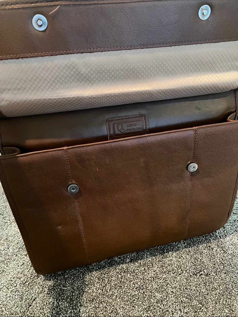 Men’s Leather Briefcase Messenger with Dual Front Pockets